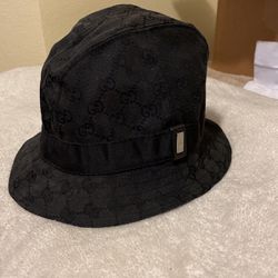 Gucci bucket Hat