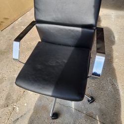 Desk Chair Solid