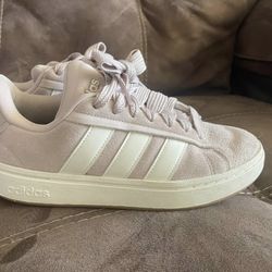Women’s Grand Court, Adidas