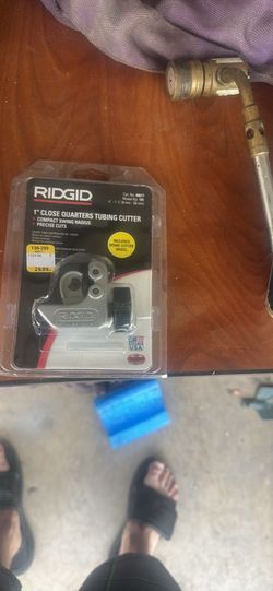 Ridged thumb cutter