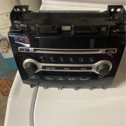 2011 stock Nissan maxima radio