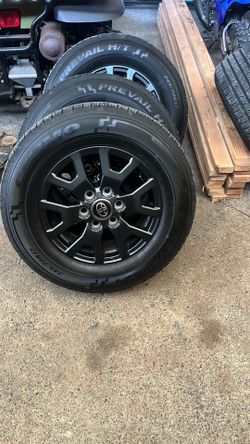 Stock 4Runner wheels & tires
