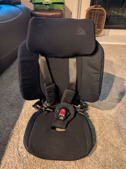 Excellent condition Pico Wayb travel car seat