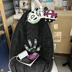 4 Moms Mamaroo