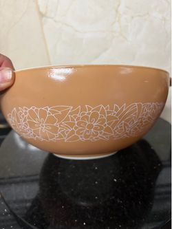 Vintage Pyrex woodland pattern casserole or mixing dish 8”