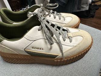 Like New Sorel Cream and Gum Low Platform Sneakers