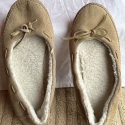 Moccasin Slippers Size L (9-10)