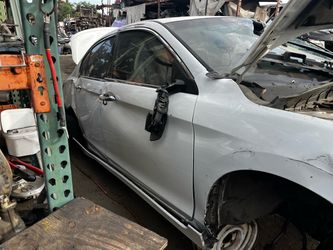 Use 2017 Honda Accord, right front door glass