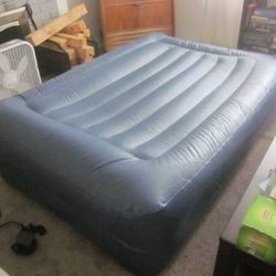 Double wide extra high air mattress 74" x 54", 20" thick, EX COND But Has A Slow Leak