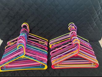 60 HANGERS SIZE LARGE 👚👕👗$20