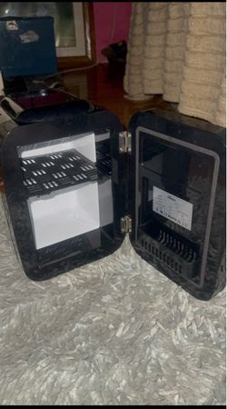 Mini fridge brand name is Beichen
