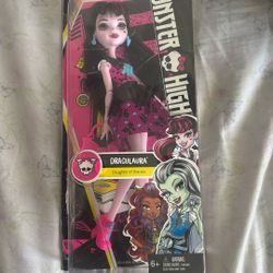 Draculaura Monster High Doll