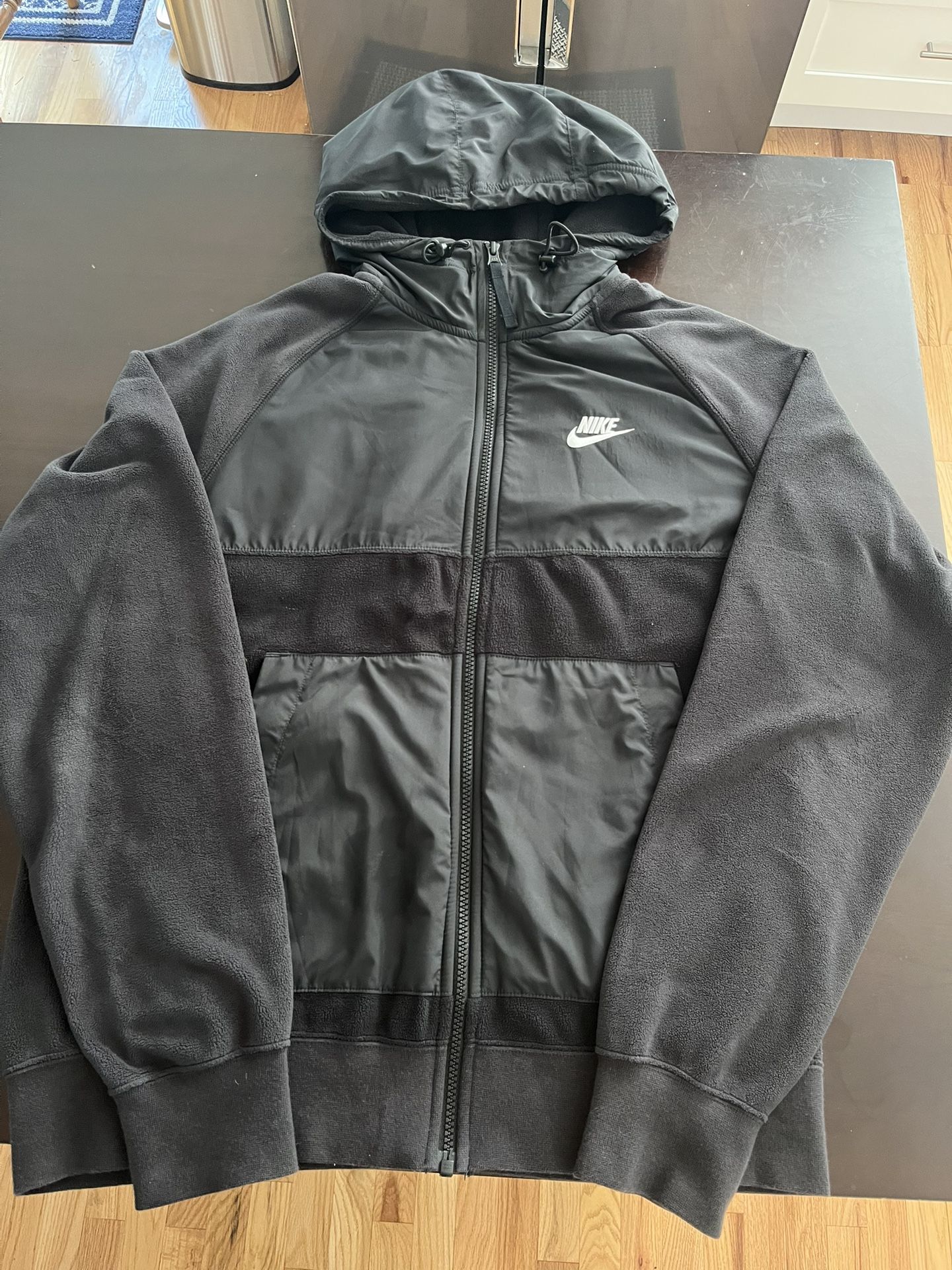 Women’s SMALL Nike Sherpa Zip Up Hoodie