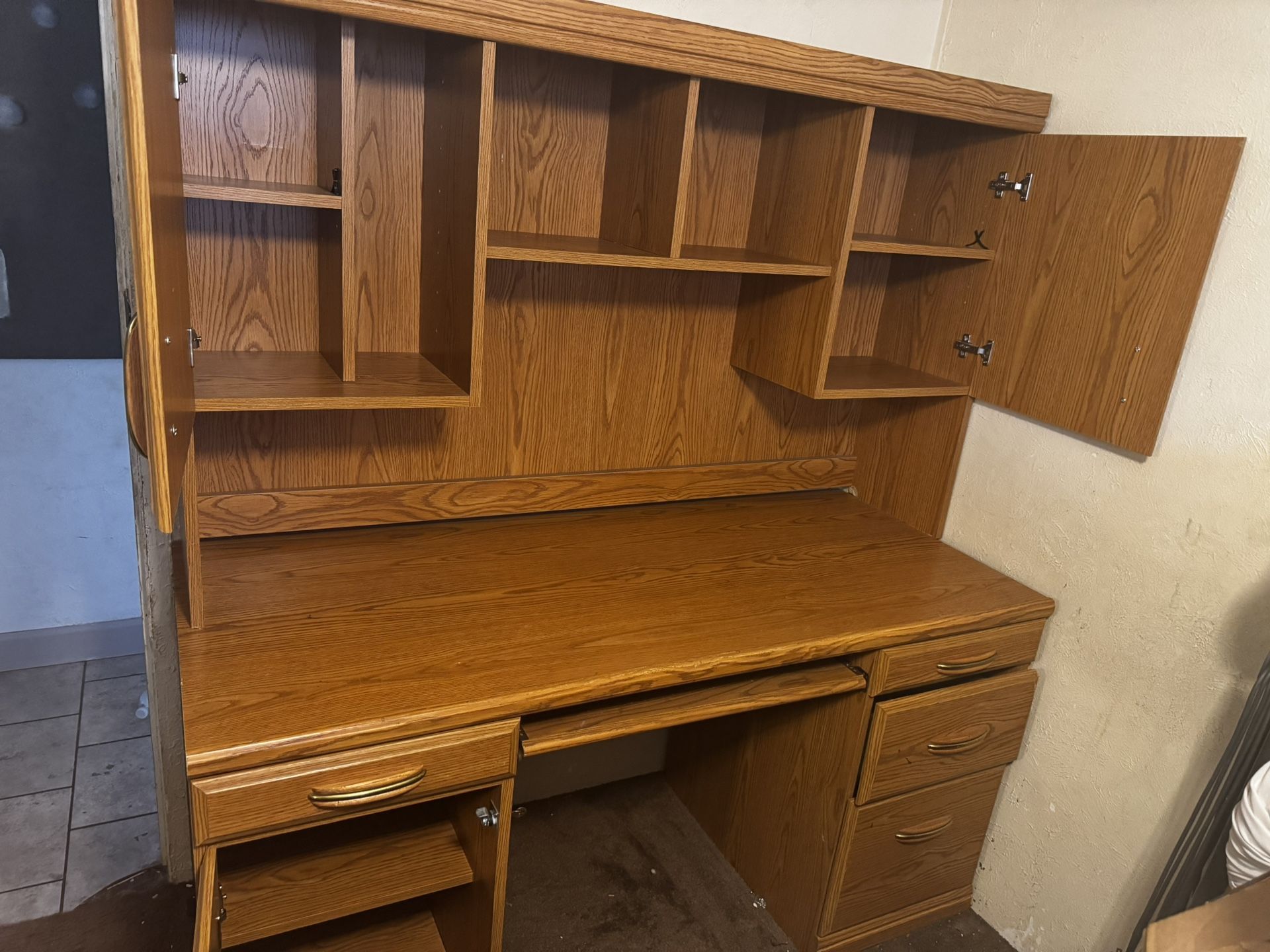 Desk With Key