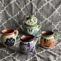 Mexican pottery hand made canister and mug tea/coffee set. Azucarero y Tazas 