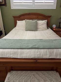 Pine Bed