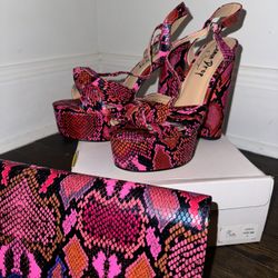 Women’s platform Heels Red Snake Skin Size 9
