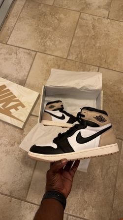 Women’s Air Jordan 1 Retro High OG “Latte” Size  W 11.5
