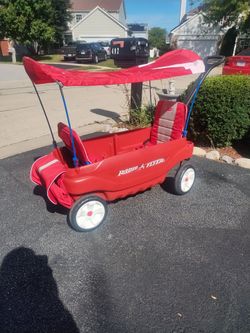 Radio flyer wagon