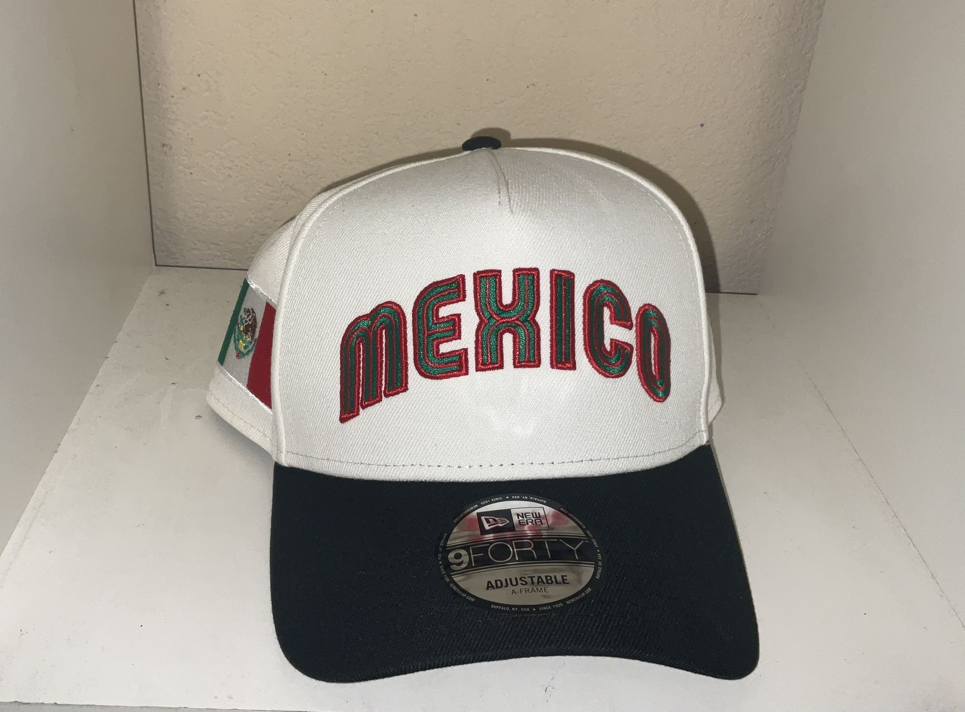 Mexico New Era Baseball SnapBack Adjustable Red Black Flag Hat Cap Adult One Size Fits all New with tags