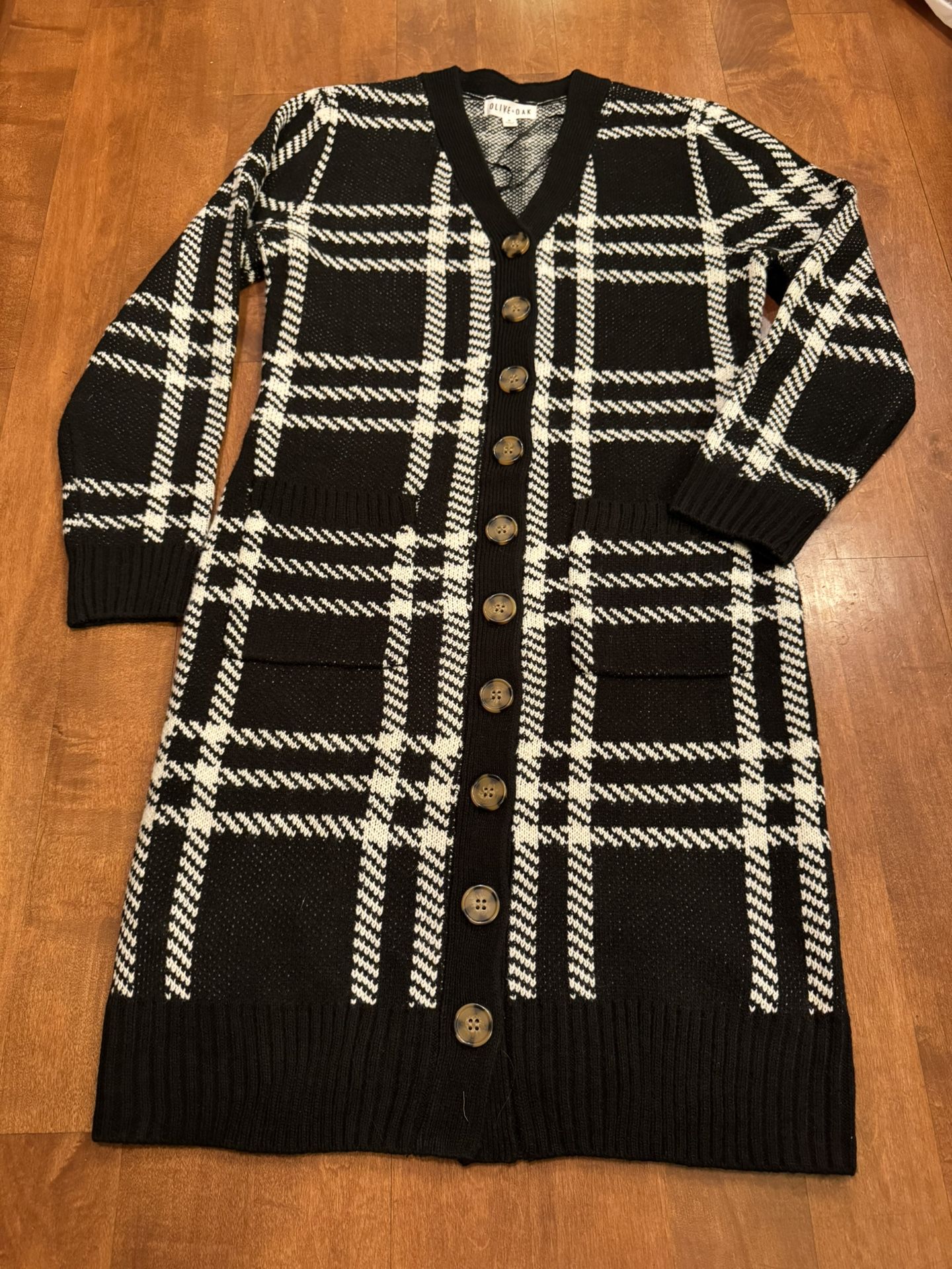 Woman’s Olive & Oak Sweater Dress Plaid Shipping Available