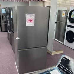 Refrigerator 33” Inches Wide New And 1 Year Warranty 