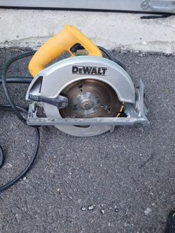 Dealt circular saw