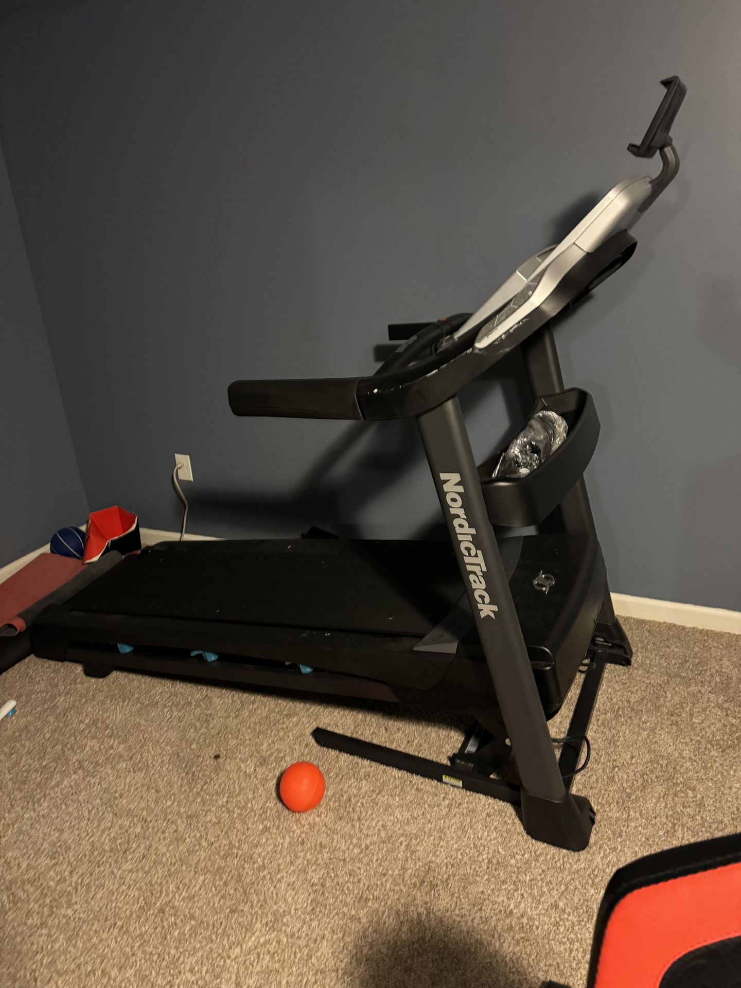 Nordic track treadmill