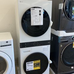 New 24” LG Front Load Washer And Dryer Ventless Heat PumpDryer