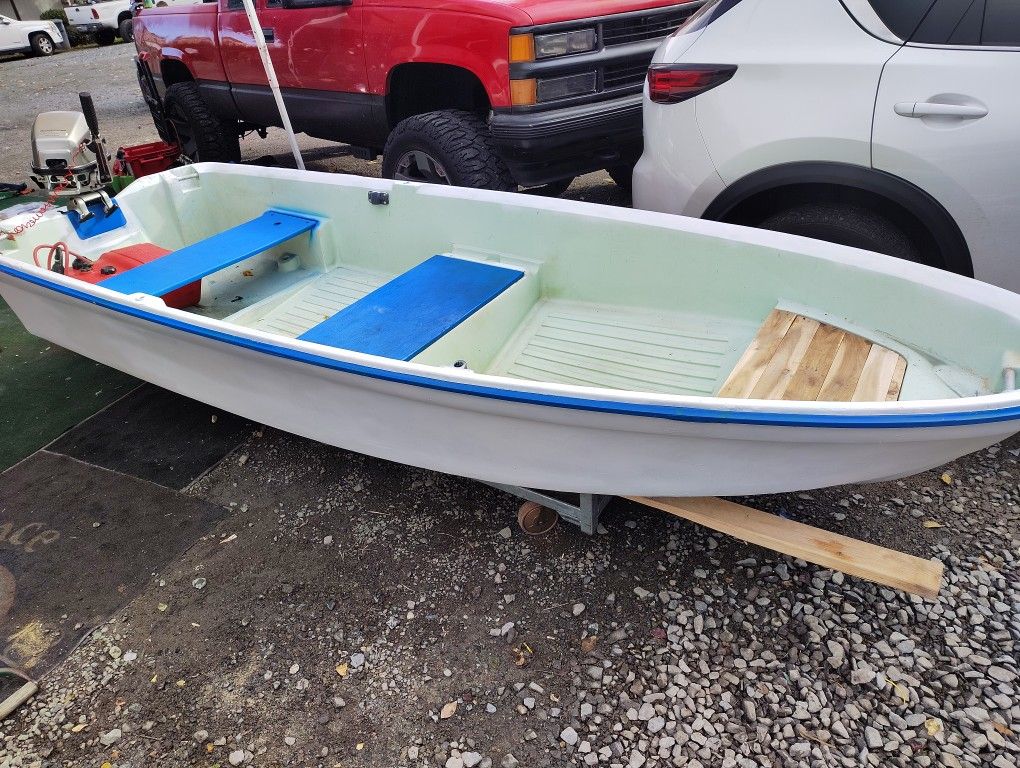 12ft Fiberglass Boat With 5hp Four Stroke Motor,