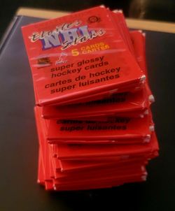(31) 1988 O-Pee-Chee "Etoiles NHL Stars" mini wax packs