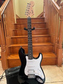 Squier Affinity Stratocaster w/ Peavey Amp