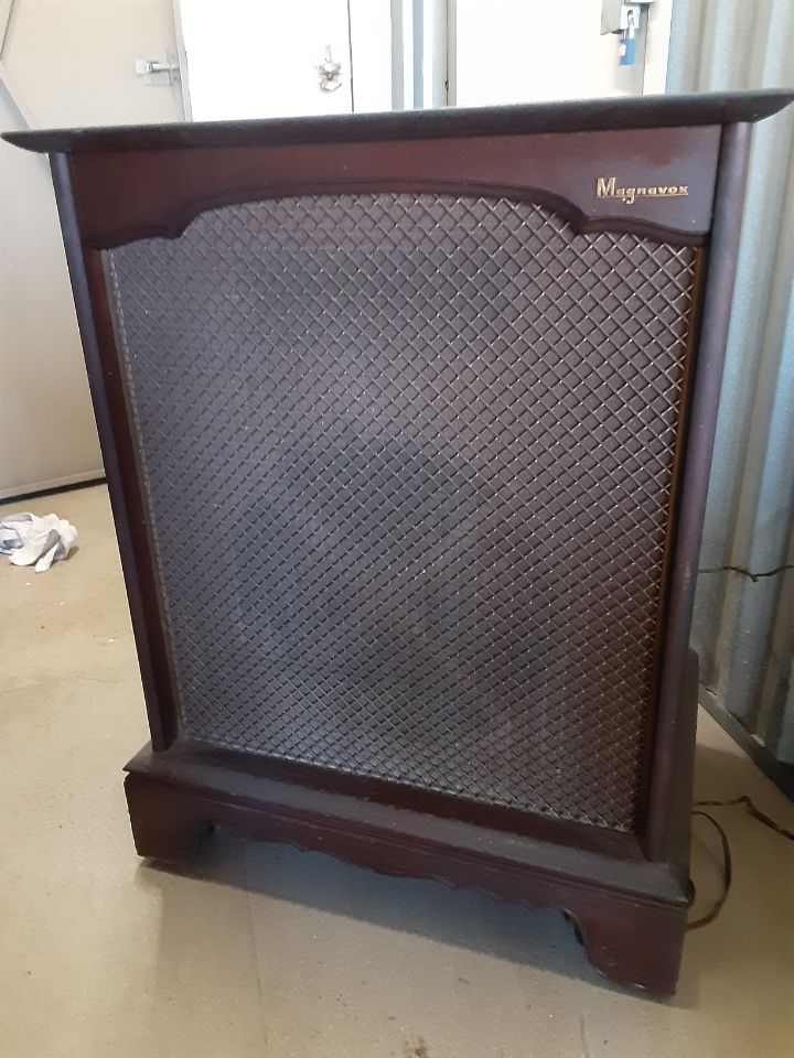 Magnavox Speaker Cabinet Vintage Great Condition 