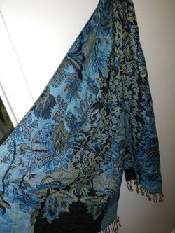 Scarf caught gotten in Italy