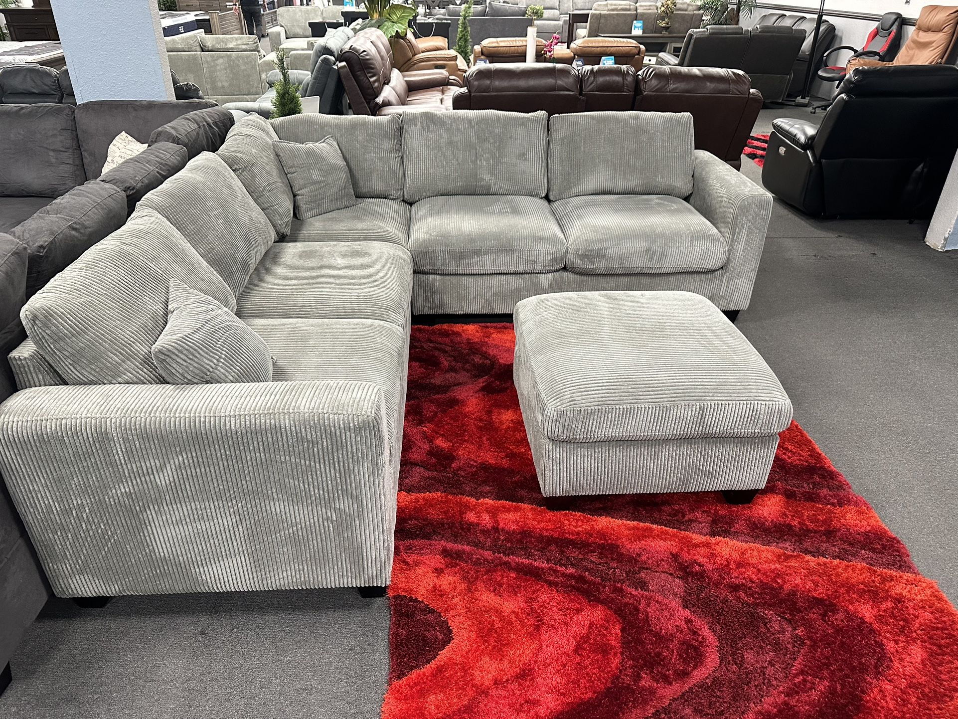 Gray Sofa Sectional w/ Free Ottoman