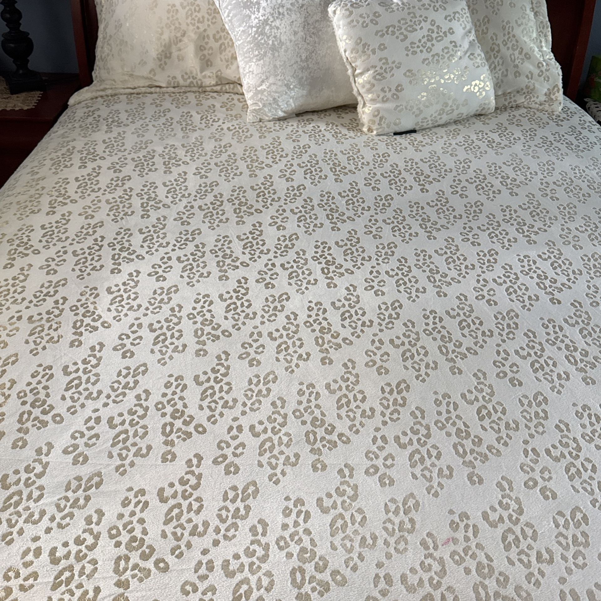 Cama Queen Madera Sólida Colchones Incluidos