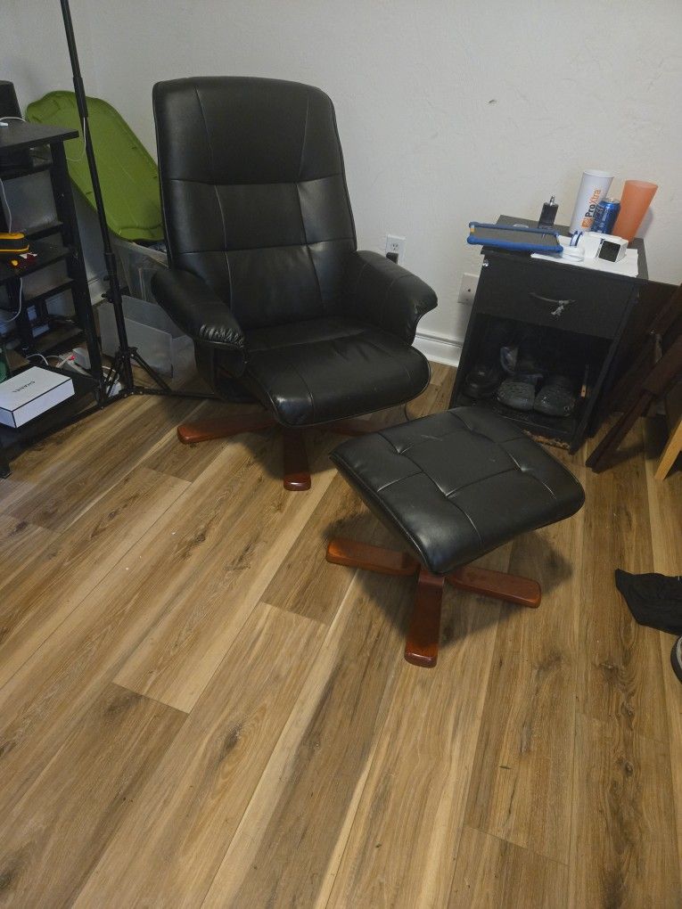 Council recline chair for either office or just relaxing