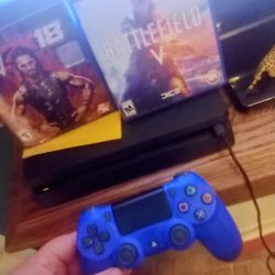 PS4 Slim 1tb With 2 Games 1 Remote 
