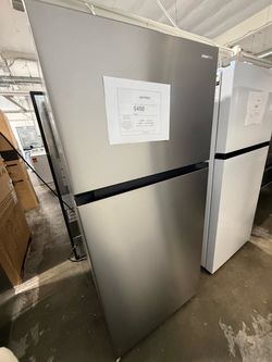 Hisense Top-Freezer Refrigerator Stainless Steel
