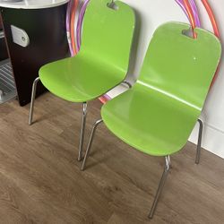 2 Kids Chairs