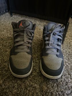 Jordan 1 mids