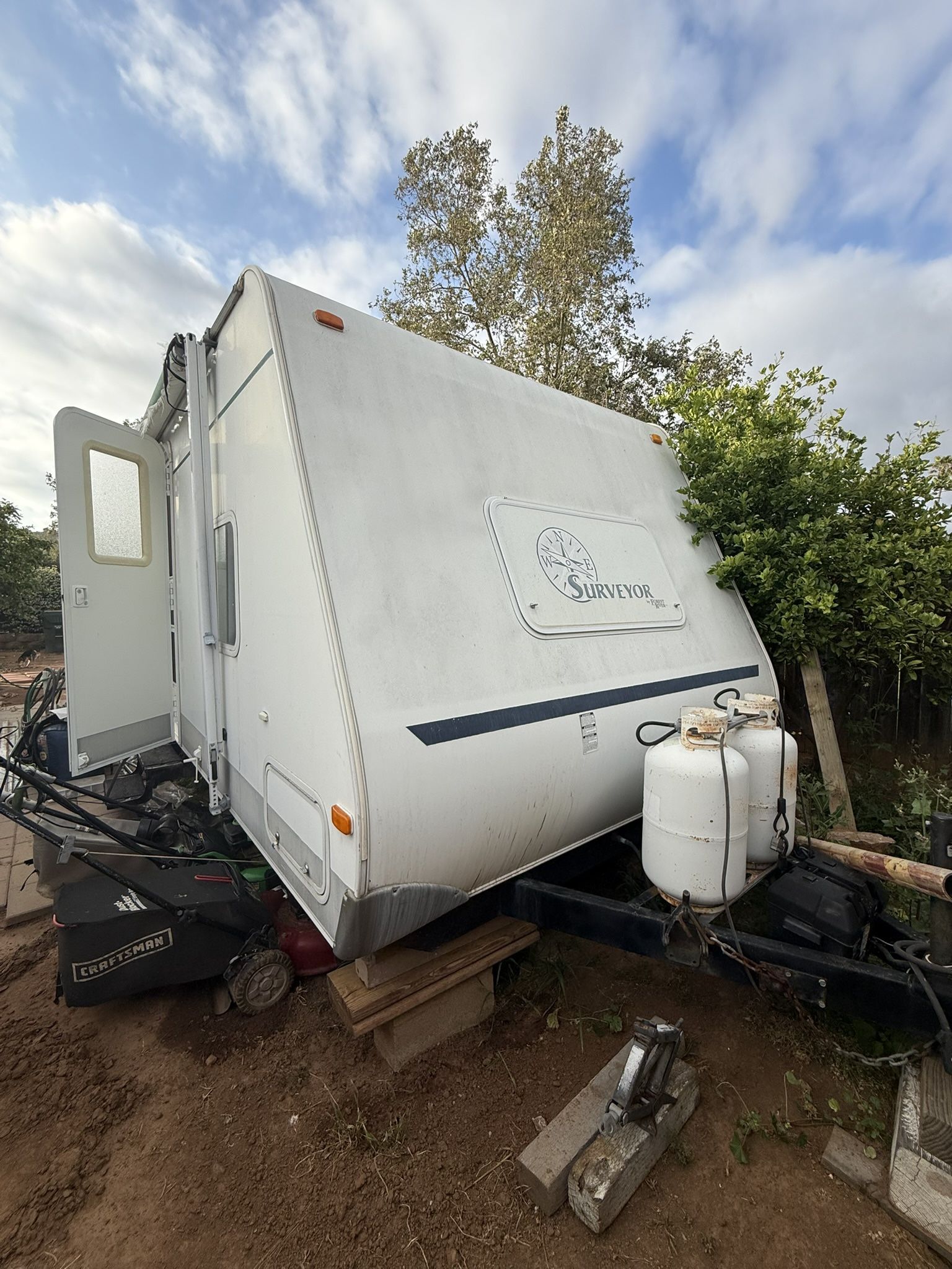 2005 Forest River Surveyor