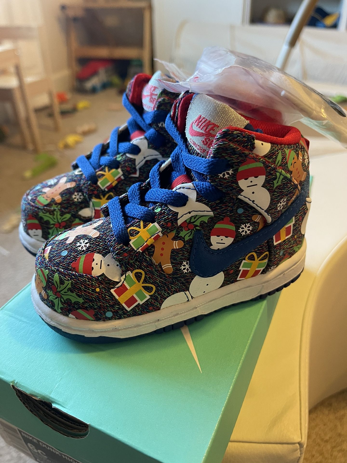 Nike Dunk High SB Ugly Christmas Sweater 6C