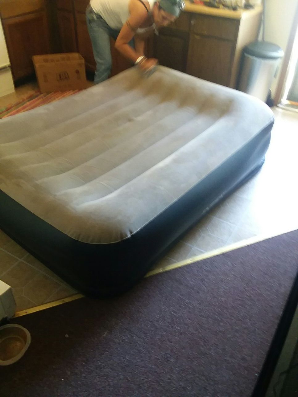 Air bed w air pump new