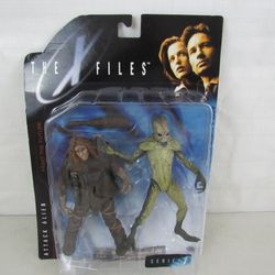 The X-Files Alien Attack Series 1 Action Figures by McFarlane 1998-New
