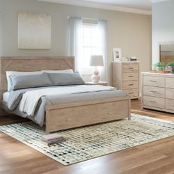 Light Brown/White-7Pc.Dresser,Mirror,Chest,Queen Panel Bed