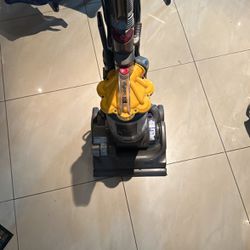 Dyson DC33 In Good Condition