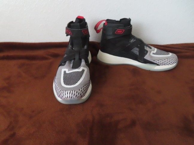 APL SUPERFUTURE Black / White / Red 7.5