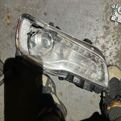 Chrysler 300 Headlight