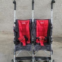 Maclaren Twin Triumph Stroller $40